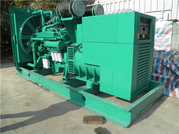 阿拉善出租发电机 发电机组厂家：柴油发电机组的控制屏的作用是什么？